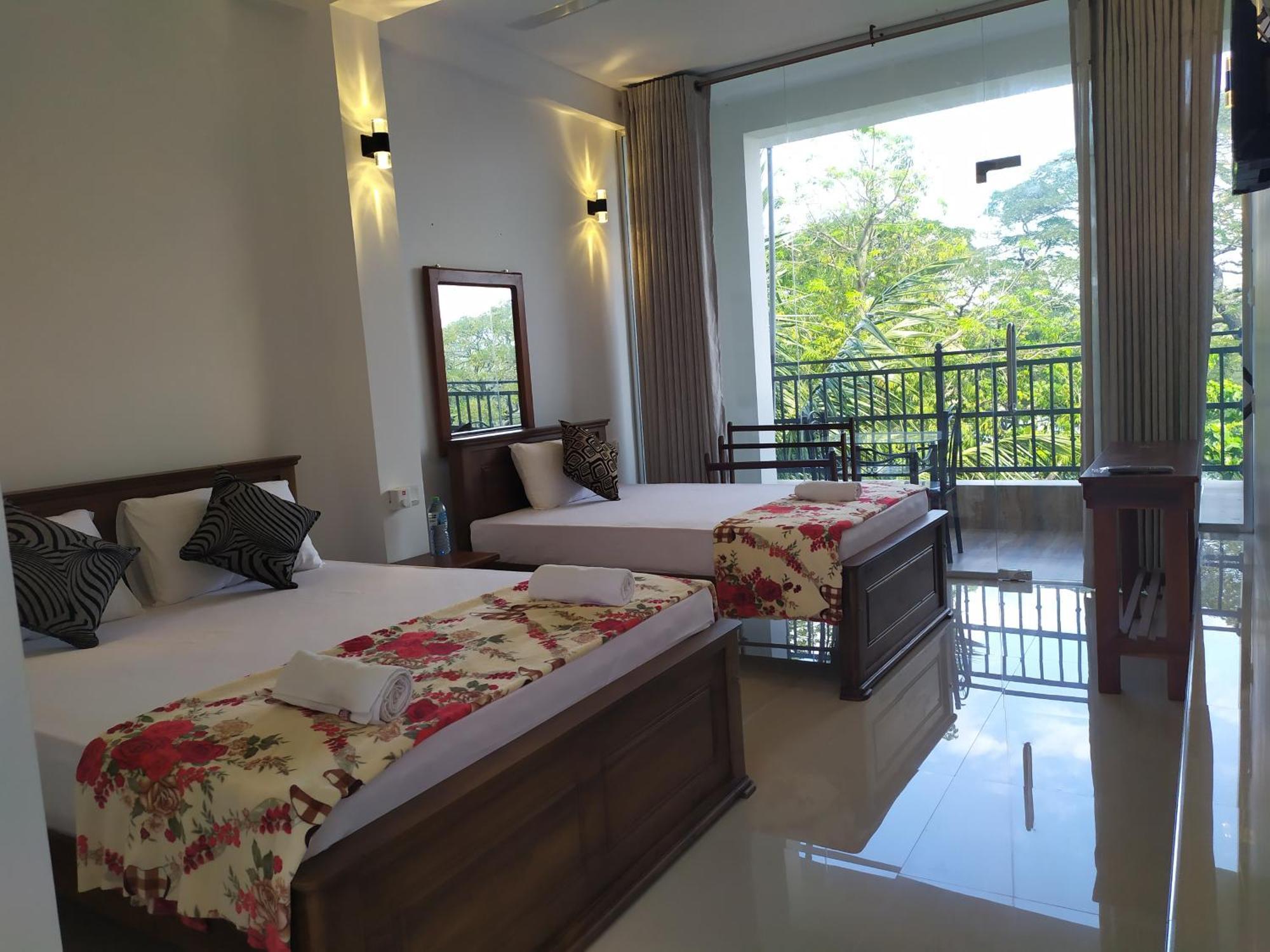 Mahaweli King'S Villa Kandy Room photo