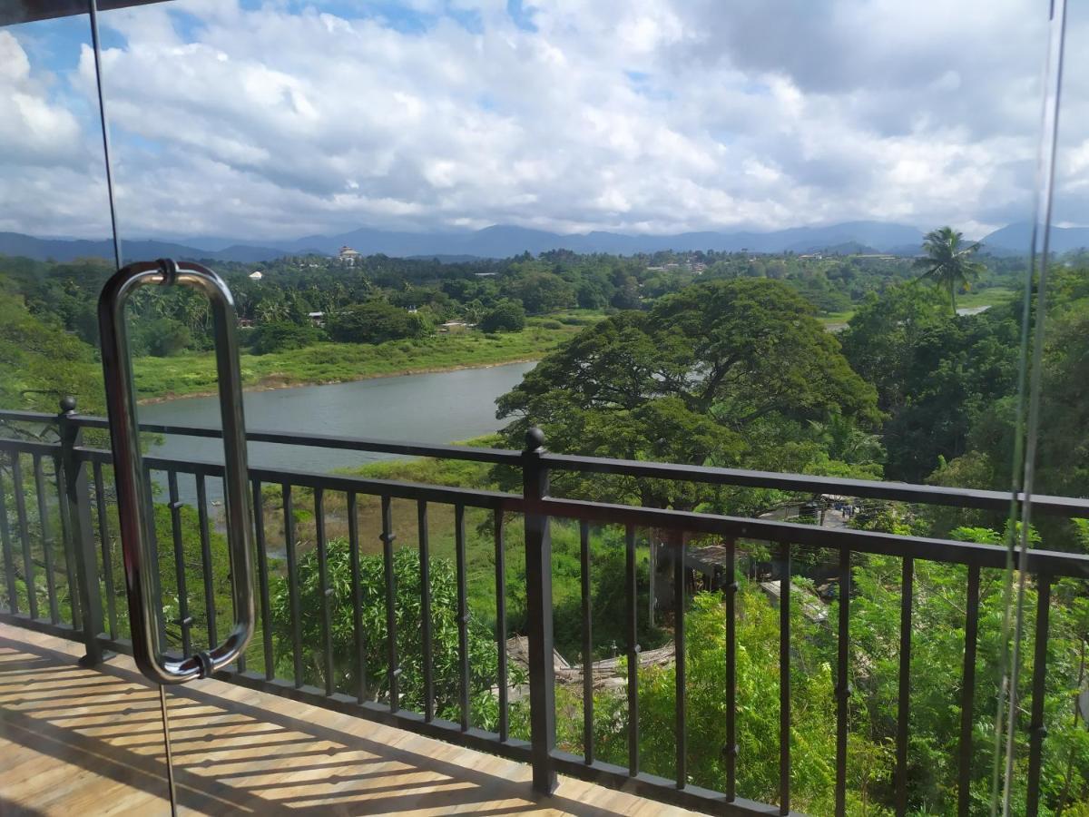 Mahaweli King'S Villa Kandy Exterior photo